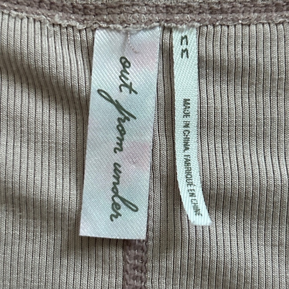 Urban Outfitters Out From Under Mauve Long Sleeve Button Front Crop Top Medium - Picture 5 of 9